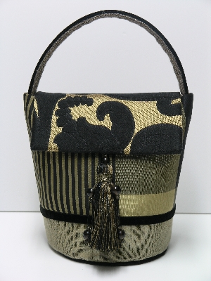 1 Gold and Black. 08. Silk. Linen.jpg
